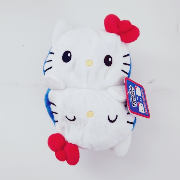 TeeTurtle Hello Kitty And Friends Reversible Hello Kitty - Picture 8 of 11